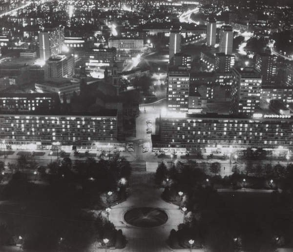 Edward Hartwig, Widok z Pałacu Kultury i Nauki na miasto nocą, przed 1974