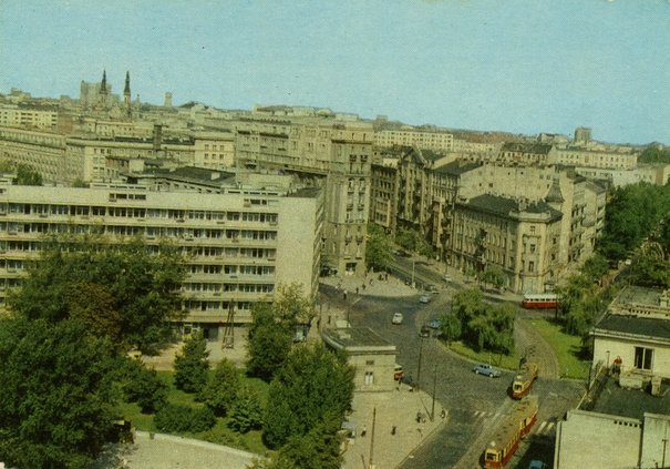 Widok z góry na plac Unii Lubelskiej i otaczającą go zabudowę