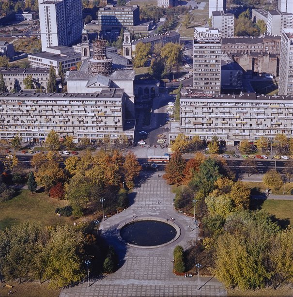 Widok z Pałacu Kultury i Nauki na plac Grzybowski i okolice Hartwig, Edward między 1976 a 1979
