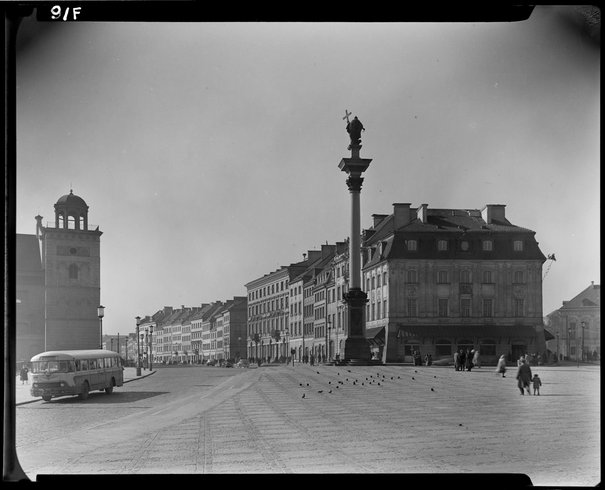 Alfred Funkiewicz, Plac Zamkowy, widok na Krakowskie Przedmieście, 12 kwietnia 1956