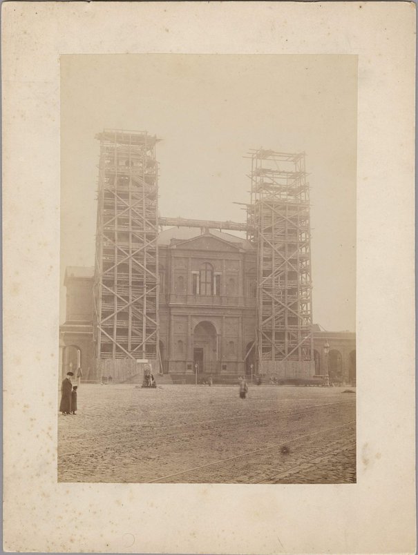 Kościół Wszystkich Świętych na placu Grzybowskim w trakcie budowy wież, październik 1892