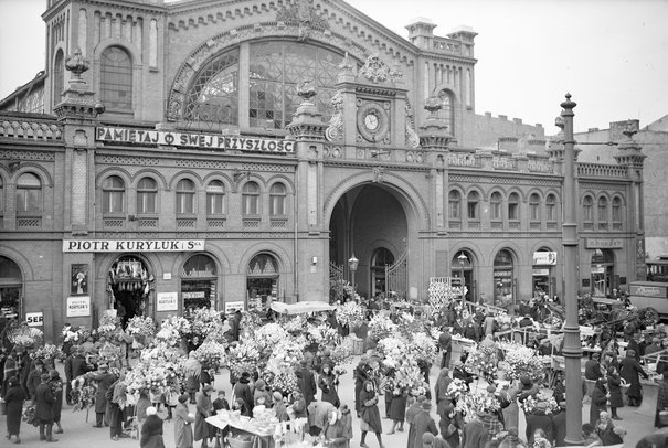 Henryk Poddębski, Przedświąteczny handel przed Halą Mirowską, 1934