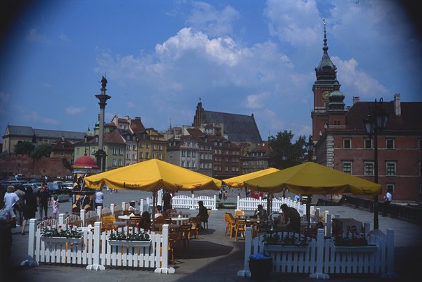 Plac Zamkowy Hartwig, Edward między 1990 a 1998